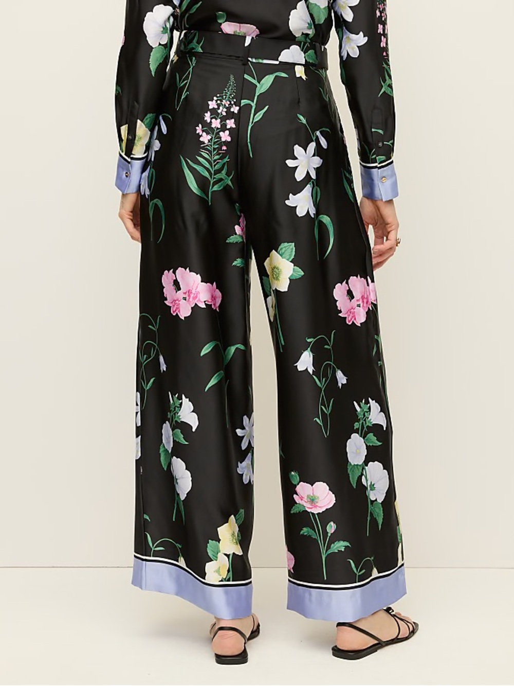 Ann Taylor The Floral Pleated Wide-Leg Pant in Satin 847179 - Picture 4 of 12